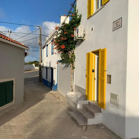 Casa Da Travessa By Madrabica Дом отдыха Атогиа-да-Балейя