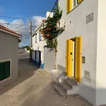Casa Da Travessa By Madrabica Prázdninový dům Atouguia Da Baleia