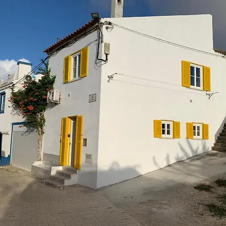 Casa Da Travessa By Madrabica Prázdninový dům Atouguia Da Baleia